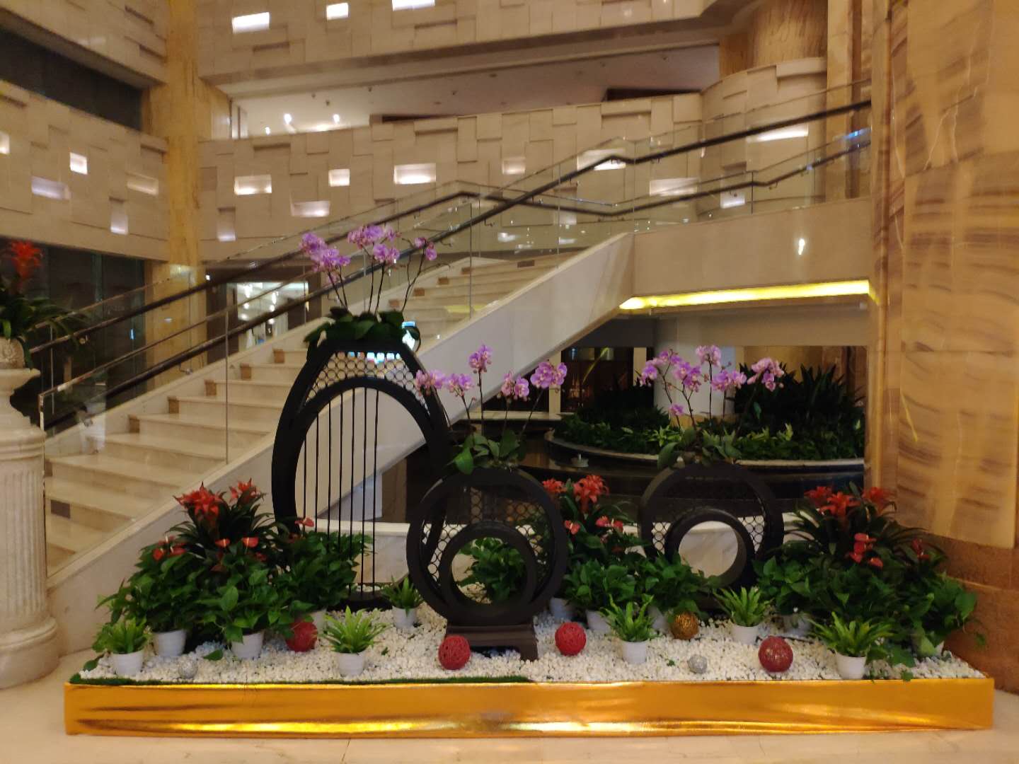 大堂造景-07-广州植物花卉租赁_室内绿植租摆_绿植组景_广州欣怡园艺